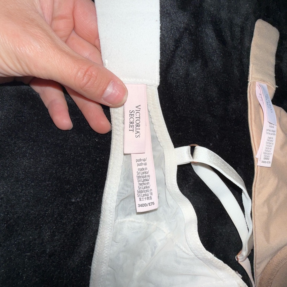 Victoria's Secret Lace and Satin Bra Set - Cream and Tan - Picture 3 of 7